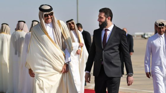 امير قطر يصل الى دمشق في أول زيارة لرئيس عربي عقب سقوط نظام الأسد