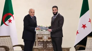 احمد الشرع يرفض طلب عطاف اطلاق سراح معتقلي الجيش الجزائري و البوليساريو