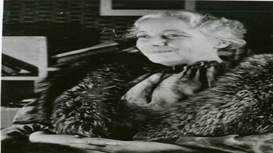 كارين هورني: فهم القلق الأساسي والصراع الداخلي من منظور نسوي