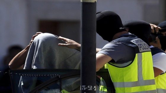 الشرطة الإسبانية تفكك شبكة لتهريب المهاجرين عبر قوارب مسروقة