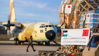 وصول أولى المساعدات المغربية العاجلة لفائدة الشعب الفلسطيني بأمر من جلالة الملك