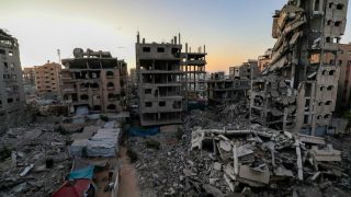 المغرب يرسخ دوره كـ “جسر للسلام” في غزة عبر مساهمة عسكرية وإنسانية شاملة