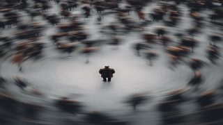شرف البقاء أو عار التعفن: أي خيار تفرضه حرية الإنسان؟