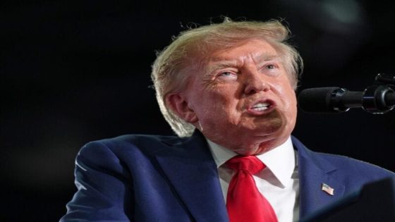 ترمب يصعد الضغط على كندا برسوم جديدة على السيارات