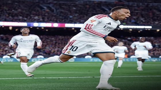 ريال مدريد يكسب معركة الكلاسيكو ويُلحق ببرشلونة أول هزيمة في الليغا