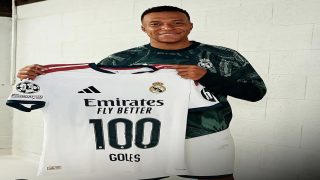 مبابي يحتفل بمئويته التهديفية مع ريال مدريد في قلب كامب نو