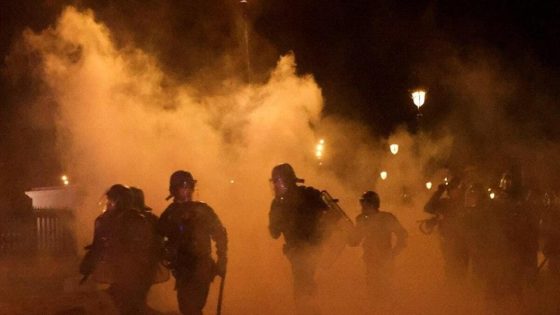 غضب الشارع الفرنسي يتصاعد.. 1314 موقوفا خلال عطلة نهاية الأسبوع