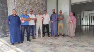 شارات حمراء بمحاكم العيون: النقابة الديمقراطية للعدل تصعّد احتجاجاتها دفاعاً عن الحقوق المهنية والاجتماعية لموظفي كتابة الضبط